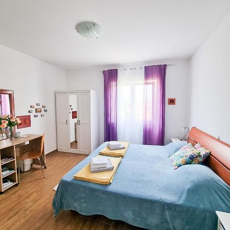 Apartments & Room Danijel Pinezići Eksteriør bilde