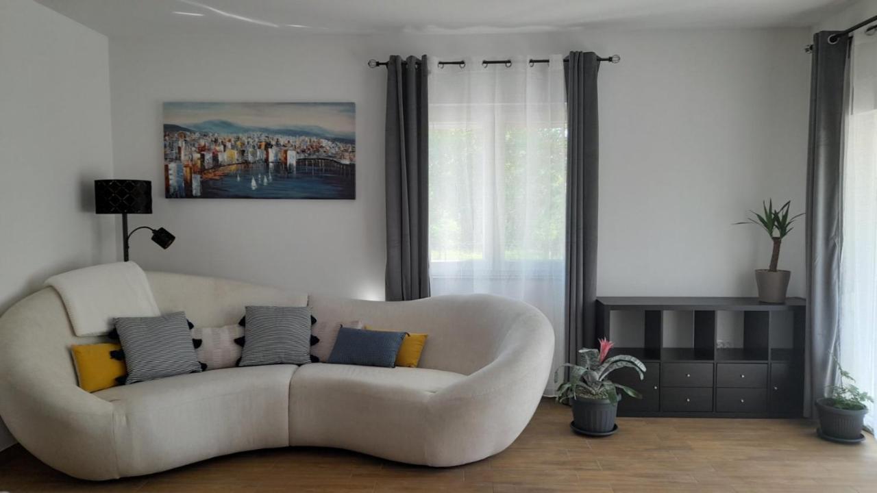 Apartments & Room Danijel Pinezići Eksteriør bilde
