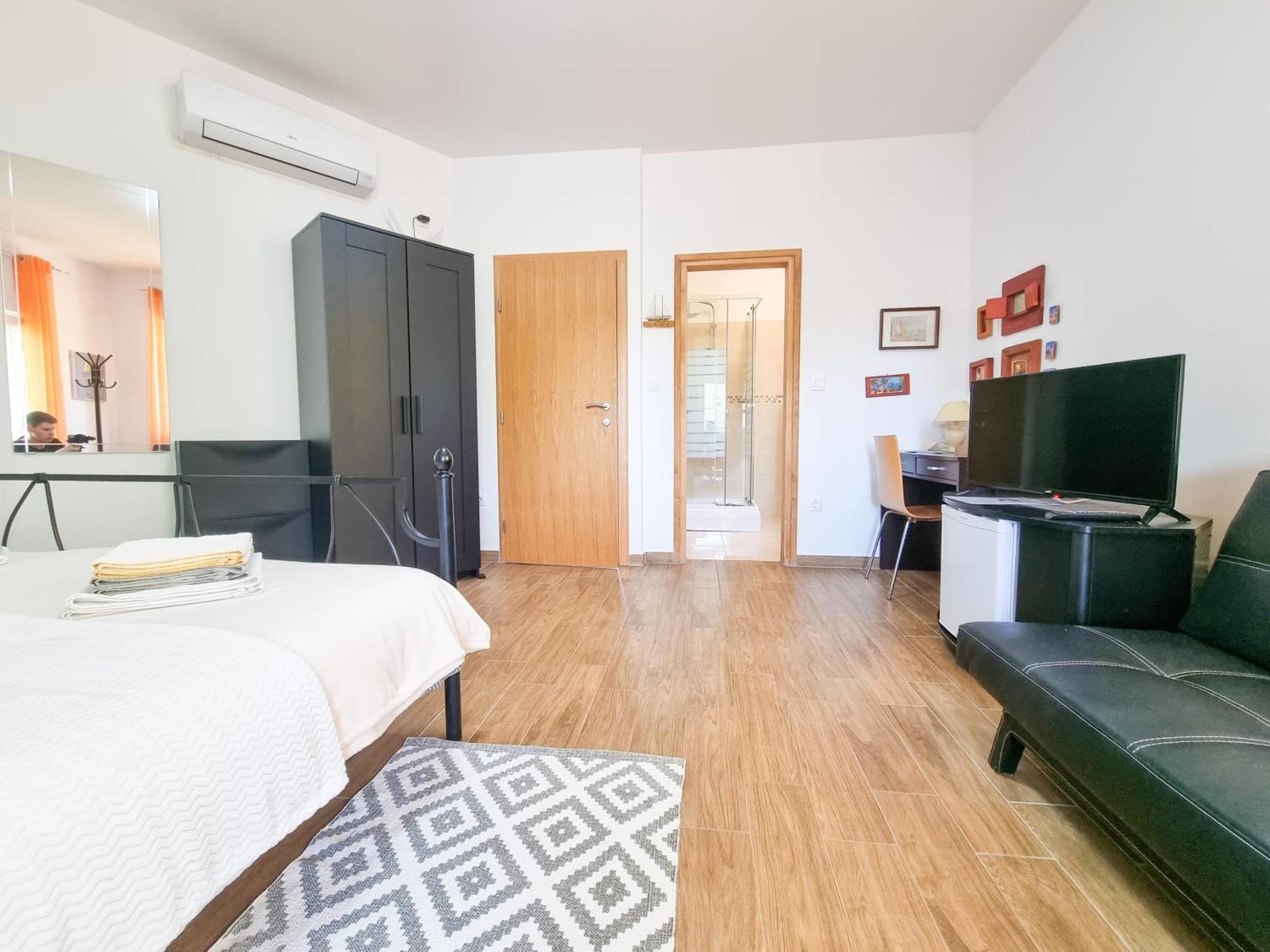 Apartments & Room Danijel Pinezići Eksteriør bilde