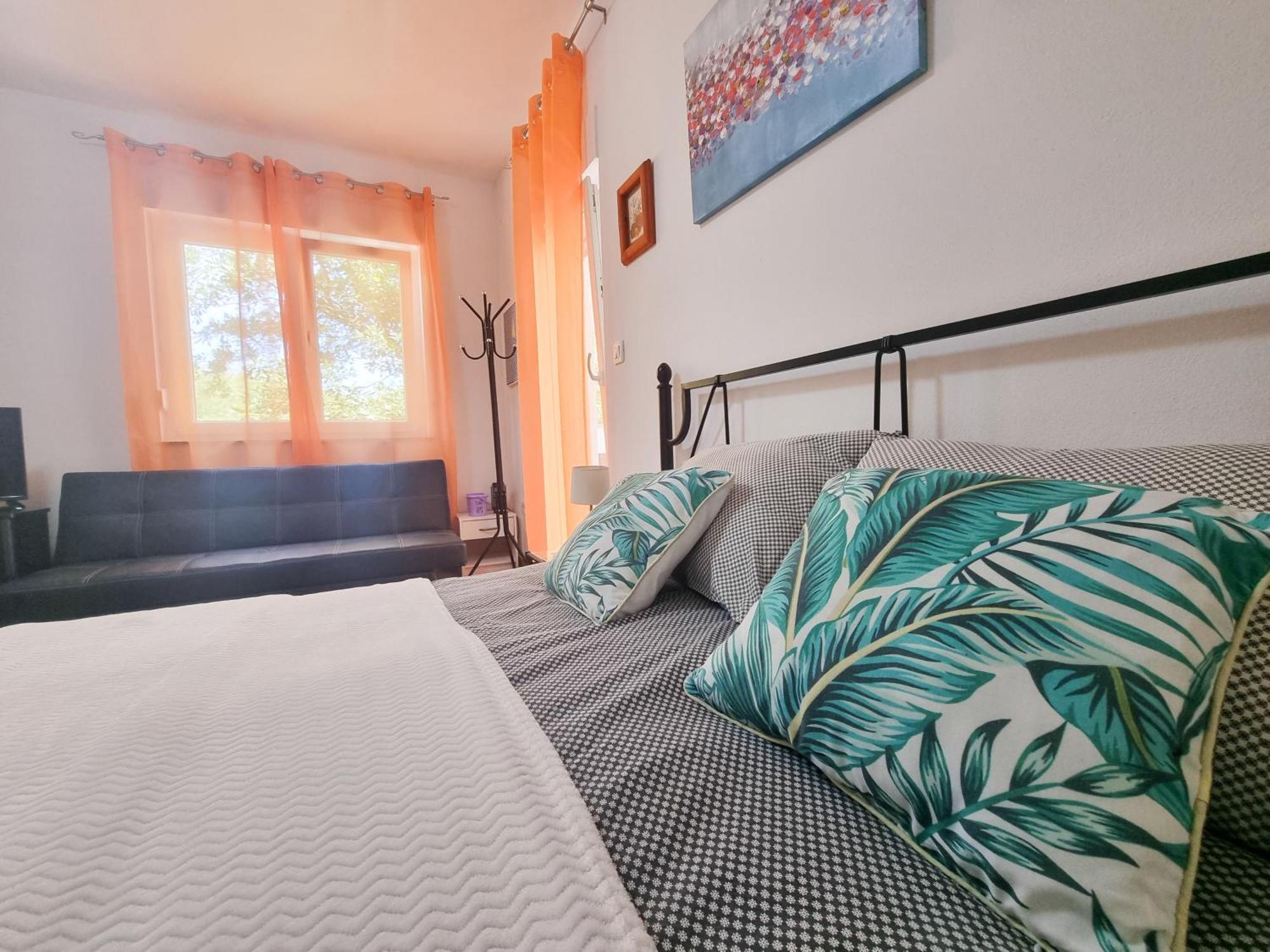 Apartments & Room Danijel Pinezići Eksteriør bilde